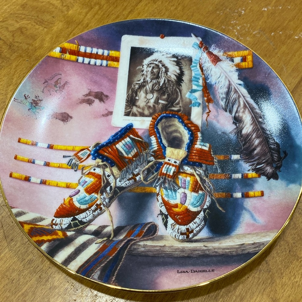 Hamilton Collection, decorative plate.